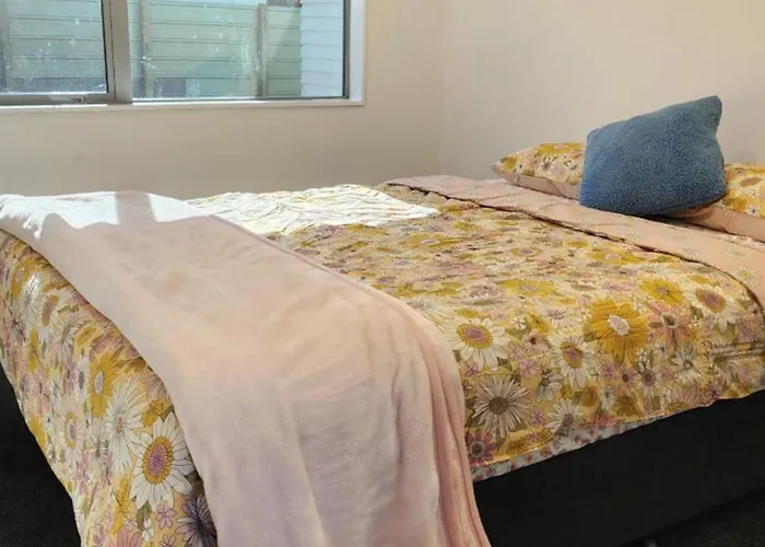 Oaktree Entire Home, Sleeps 8 To12 Rotorua