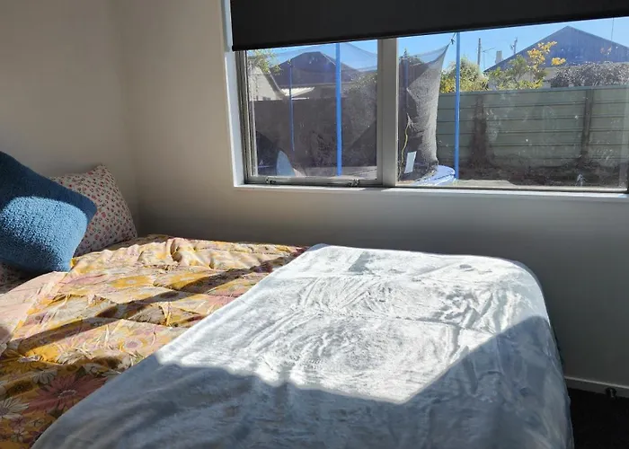 Oaktree Entire Home, Sleeps 8 To12 Rotorua