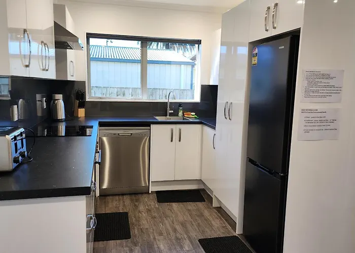 Oaktree Entire Home, Sleeps 8 To12