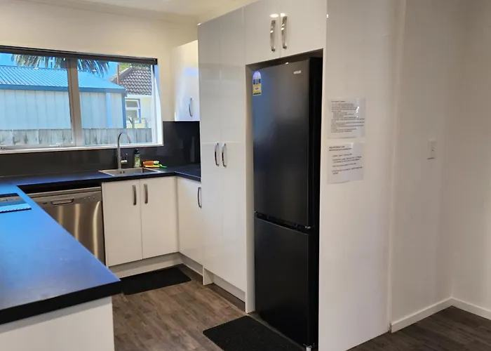 Oaktree Entire Home, Sleeps 8 To12 Ferienhaus *