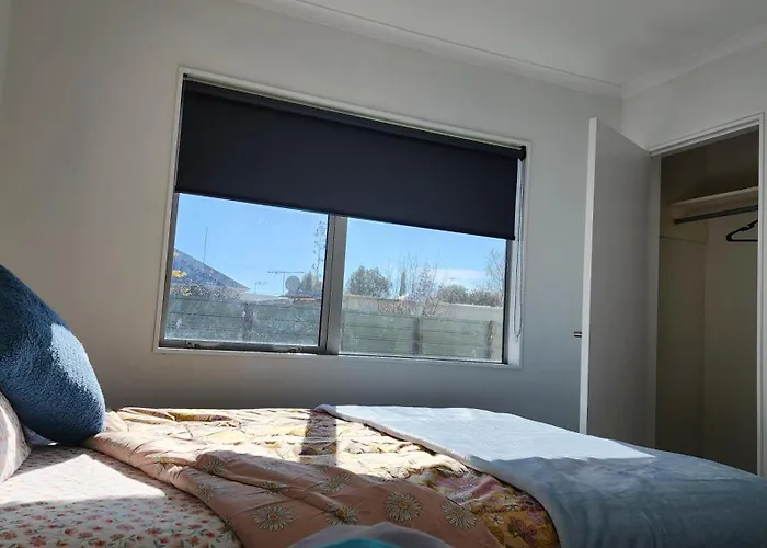 Oaktree Entire Home, Sleeps 8 To12
