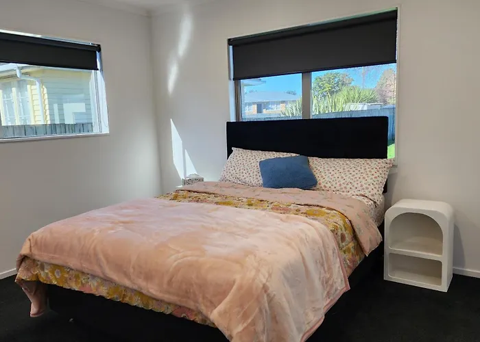 Ferienhaus Oaktree Entire Home, Sleeps 8 To12 Rotorua