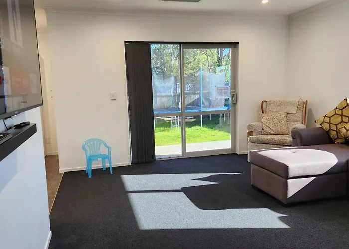 Oaktree Entire Home, Sleeps 8 To12 * Rotorua