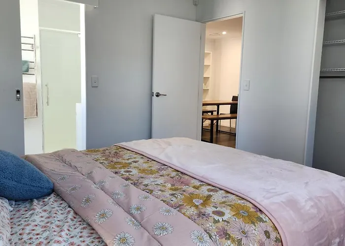 Ferienhaus Oaktree Entire Home, Sleeps 8 To12