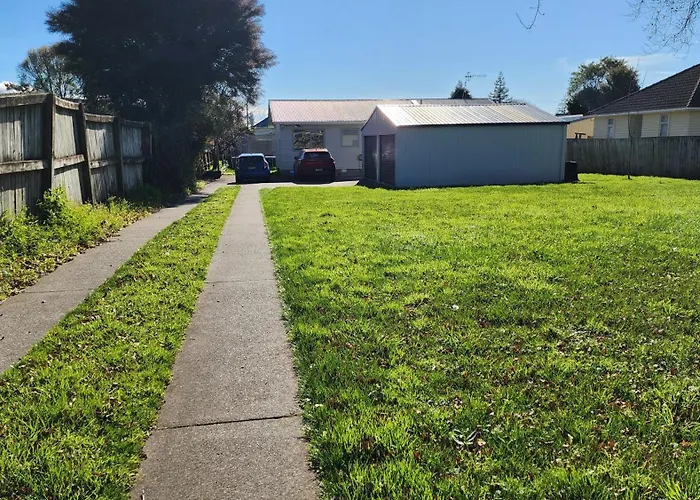 Oaktree Entire Home, Sleeps 8 To12 Rotorua